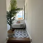 The Canary - Spacious At Downtown With Views Apartament