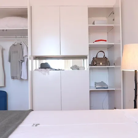 The Canary - Spacious At Downtown With Views * Lizbona